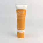 ماسک روشن‌کننده و درخشان‌کننده پوست ویتامین C